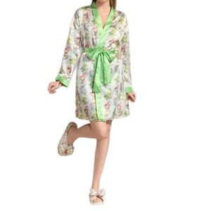 Strawberry Shortcake Women's Printed Comfortable Robe and Matching Slipper Set